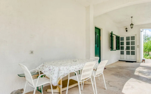 Simplistic Apartment in Šibenik near Sea Beach