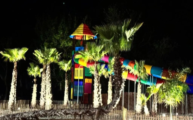 Marina Hotel Club