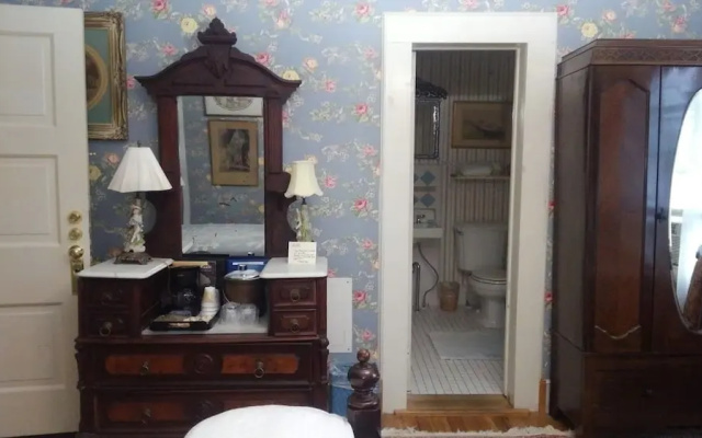 The Inn At Brevard - Bed And Breakfast - Adult Only