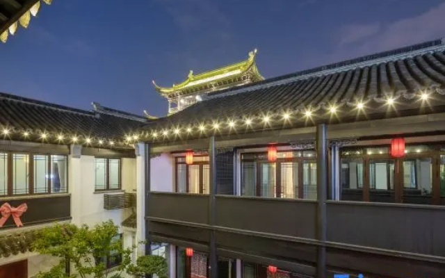 Loulan Courtyard Homestay (Suzhou Pingjiang Road Humble Administrator's Garden)