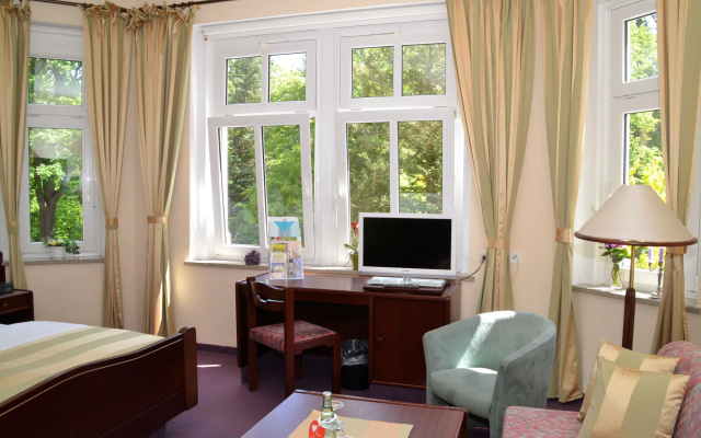 PARKHOTEL Helene