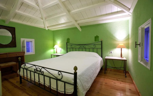 Aretousa Studios & Apartments