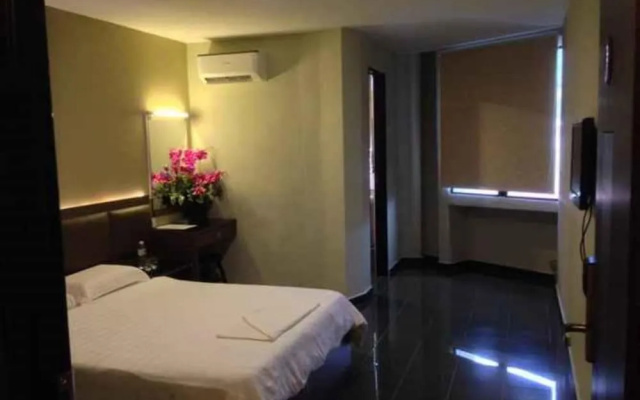 B+ Hotel