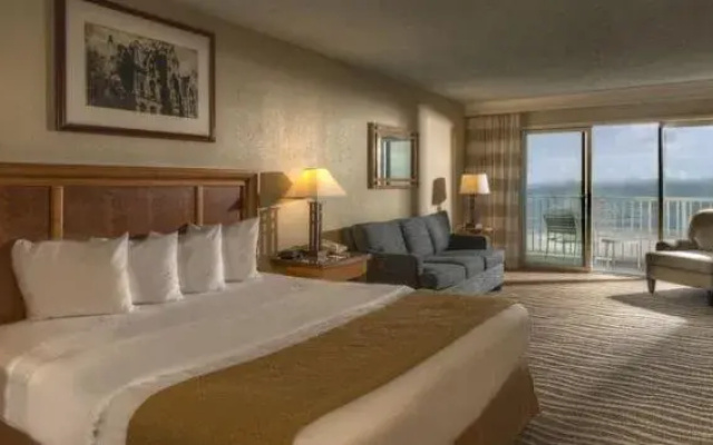 Quality Inn And Suites Beachfront