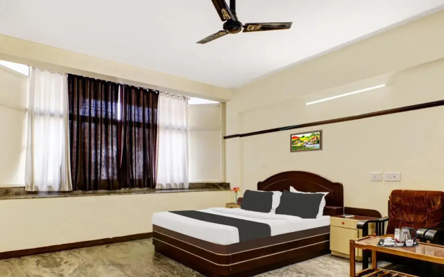 OYO 15837 Hotel Rvee's Regency