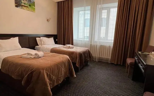 Seven house hotel (Севен хаус)