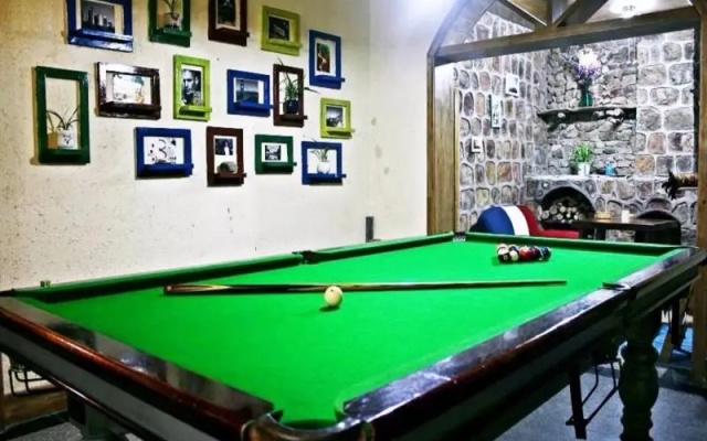 Zhangjiajie April Day Hostel