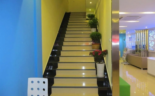 Lijiang Hongjin Express Hotel