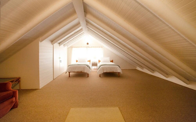 Chalet 40 Entire House Tranquil and Family-friendly Location