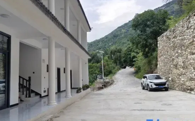 Xiapan Home Homestay (Tiger Leaping Gorge)