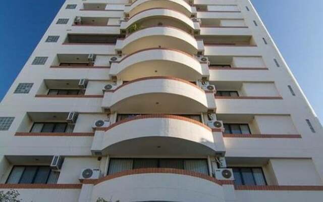 Апартаменты Antique Palace Apartment Бангкок вид на фасад