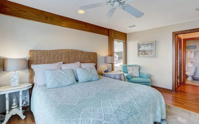 Oceanfront Pet Friendly Unit by RedAwning