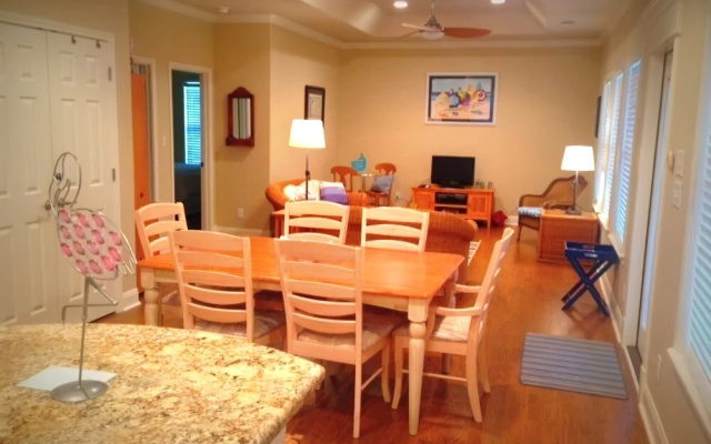 Sea Song 2 Bedroom Home by RedAwning