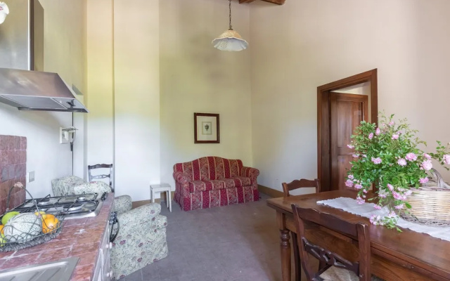 Traditional Apartment in Rapolano Terme with Swimming Pool