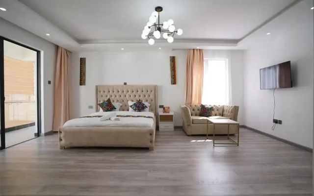 Lux Suites Platinum Oak Residency