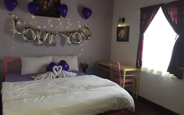 Nhà Tím Homestay
