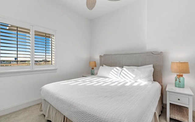 Vista Del Mar 303