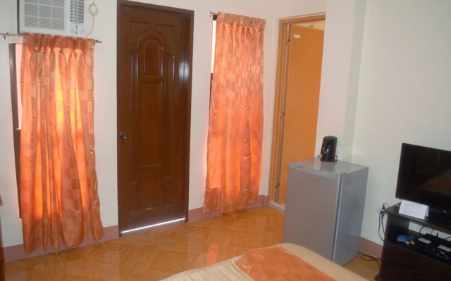 Manora Apartments and Guest House