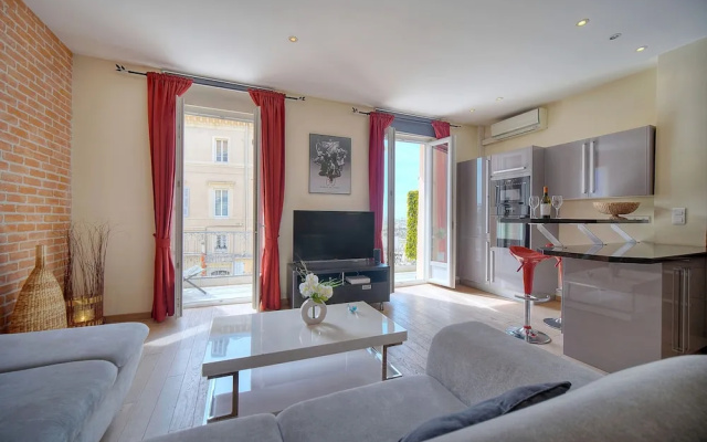 3 pi ces Avec Balcon vue sur le Vieux Port A2b022