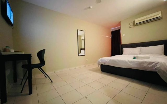 OYO 90338 Prima Saujana Budget Hotel