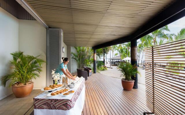 DoubleTree Resort by Hilton Hotel Fiji - Sonaisali Island вид на фасад
