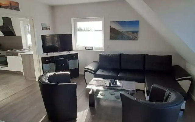 Claudia Modern Retreat