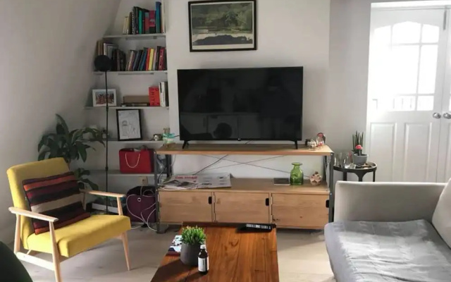 2 Bedroom Apartment Near Stepney Green Sleeps 4