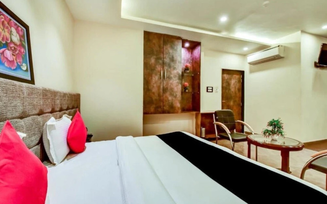 Hotel Frontier Royal