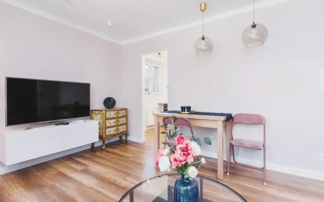 Apartment Kosciuszki Cracow by Renters