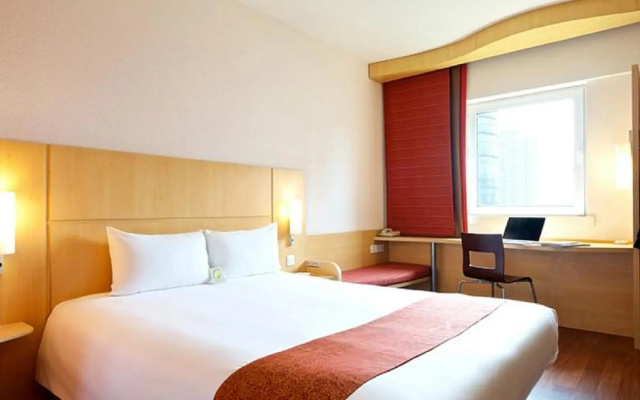 Hotel Ibis Dalian Sanba