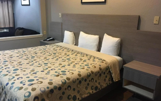 Island Suites Hobby Airport