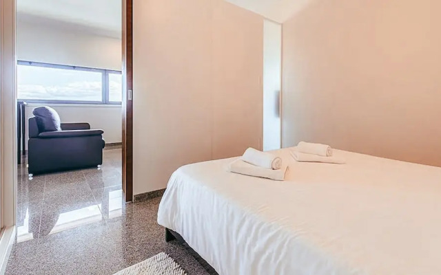 Trendy Apartment River View By Gthouse