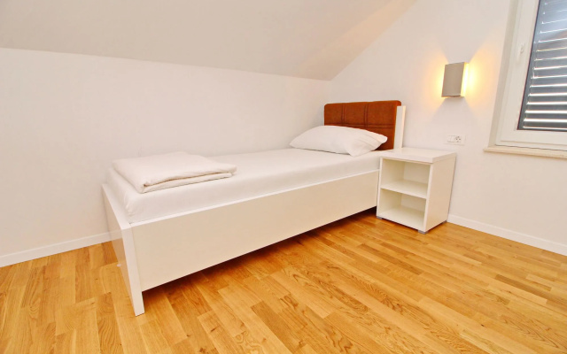 Apartments Kula