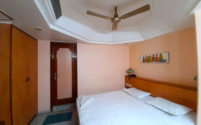 Hotel Valluvar