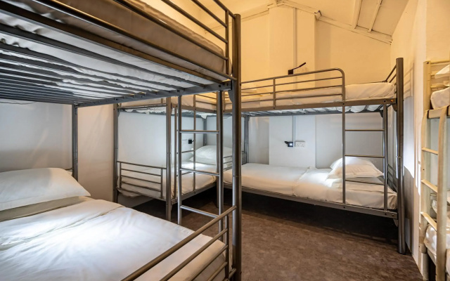 RedDoorz Hostel Near Chinatown Mrt