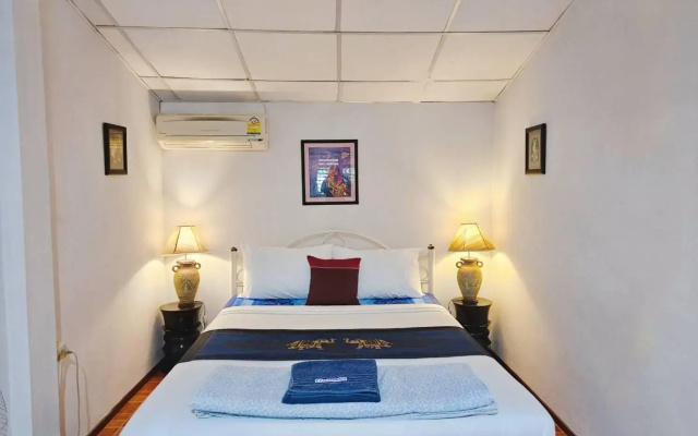 P California Inter Hostel