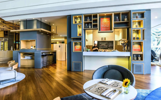 Отель Novotel Bangkok On Siam Square