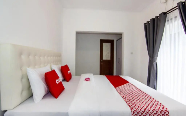 OYO 3796 Senggigi Villas