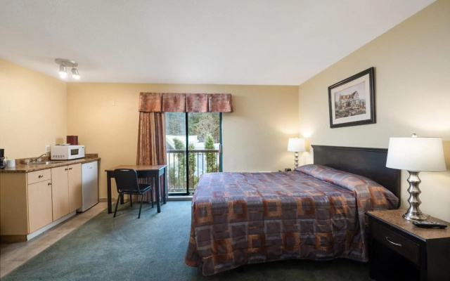 Canadian Inn