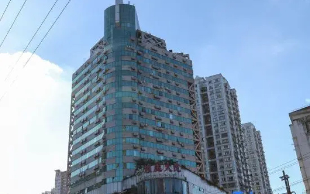 Shanghai Tongren Pavilion Homestay (Lujiabang Road Metro Station Branch)