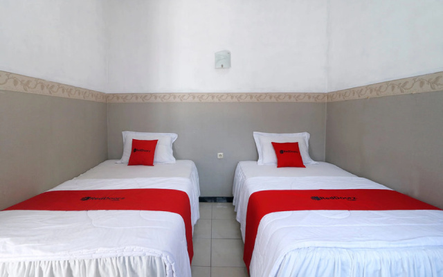 RedDoorz Plus near Undip Tembalang