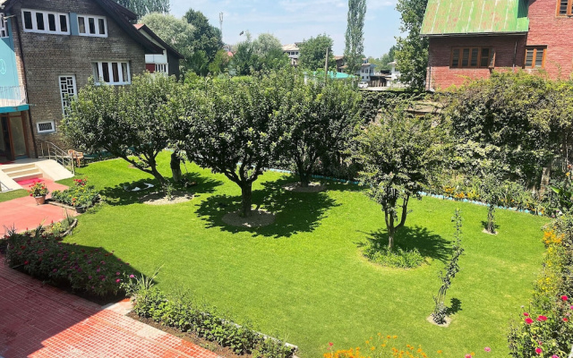 Lakshmi Guest House