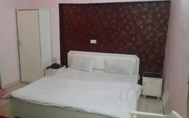 Hotel K C Classic