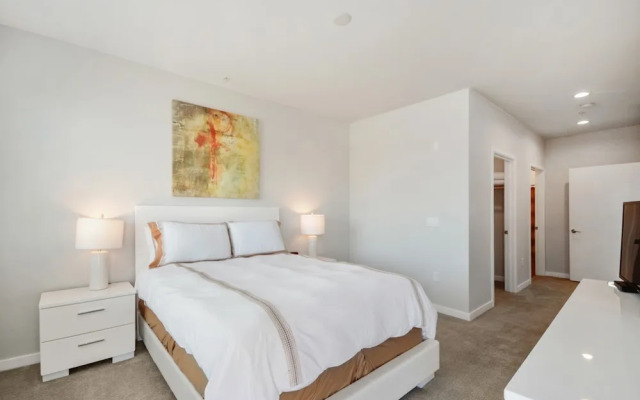 Global Luxury Suites in Menlo Park