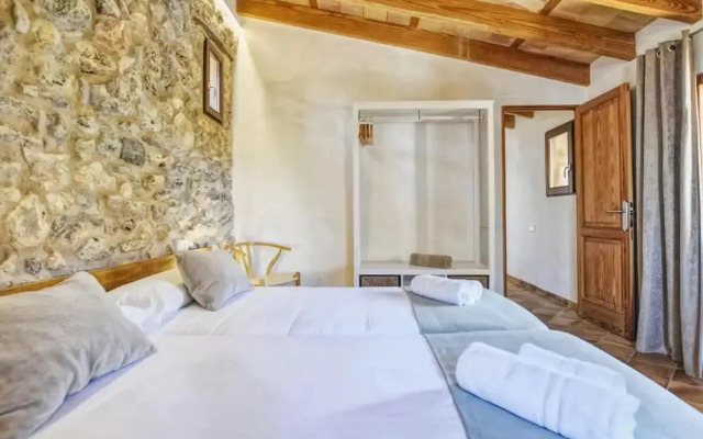 Finca in Sencelles With Pool and Garden