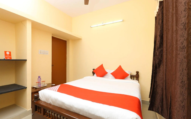 OYO 78180 2BHK Compact Home Near Promenade Beach
