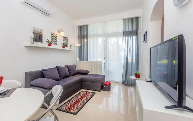 Nice Home in Njivice with Hot Tub, WiFi & 1 Bedrooms
