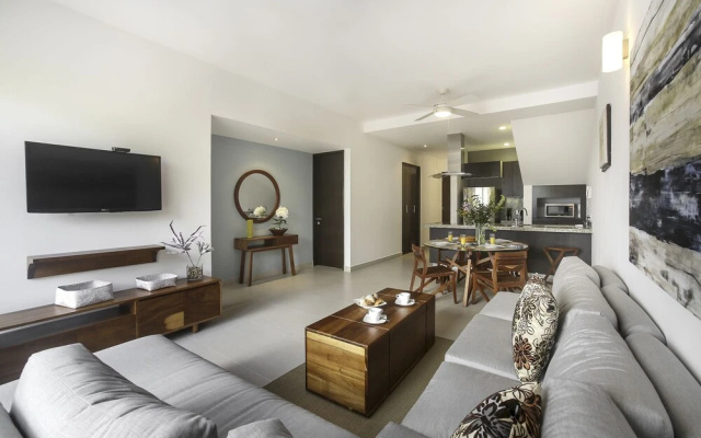 HIRA PH4 w Rooftop Terrace by Gate48