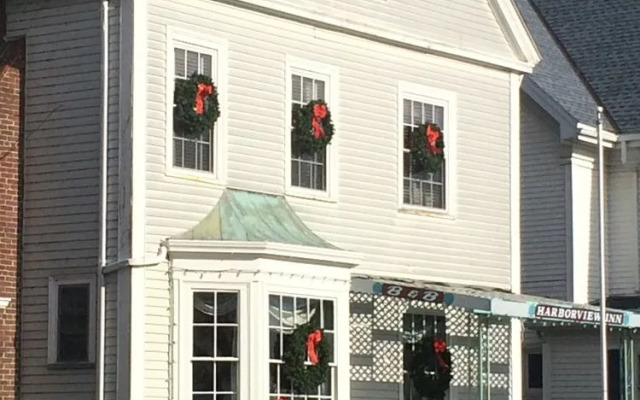 Harborview Inn
