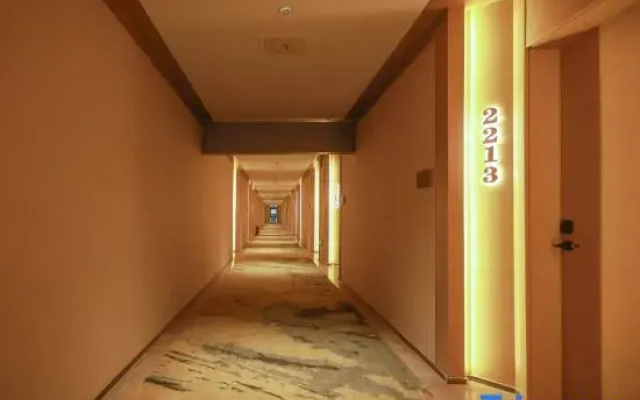 Yipan Hotel (Guanggu Biocity Maternal and Child Health Hospital)